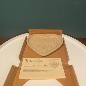 Pampered Chef “Anniversary” Heart Cookie Mold 2000